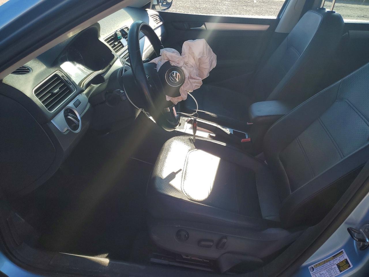 2012 VOLKSWAGEN PASSAT SE photo 7