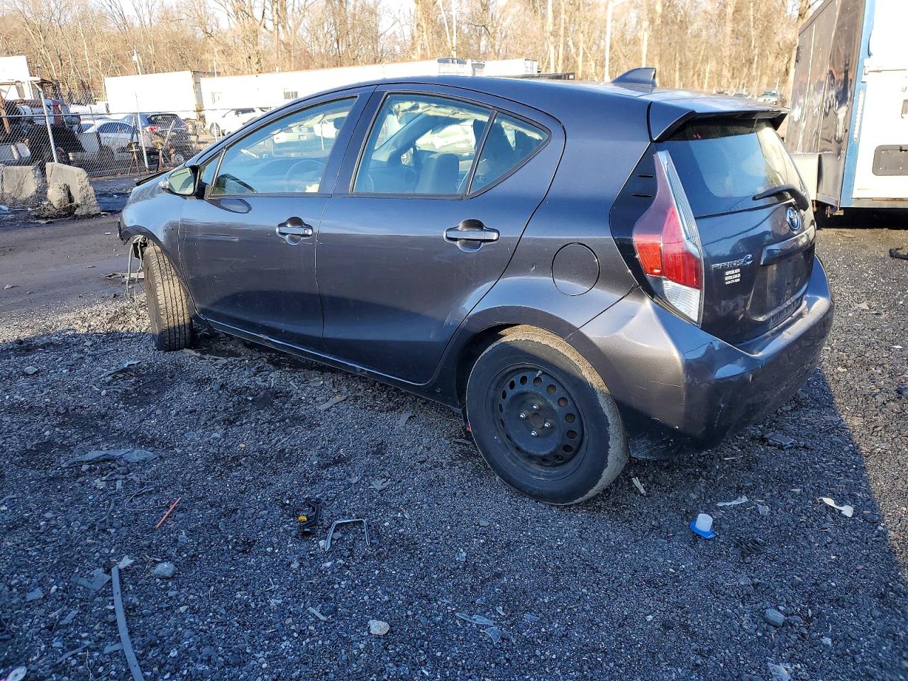 2015 TOYOTA PRIUS C ONE photo 2