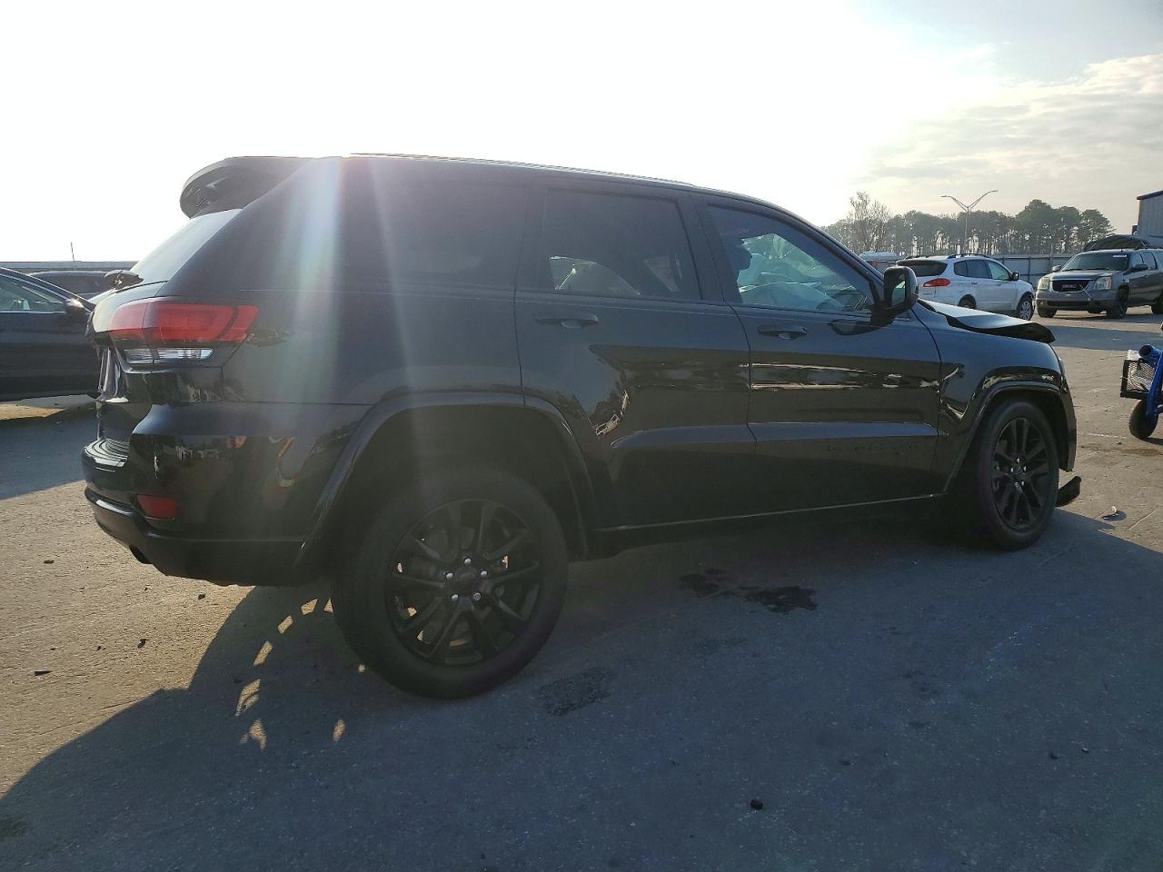 2018 JEEP GRAND CHEROKEE LAREDO photo 5