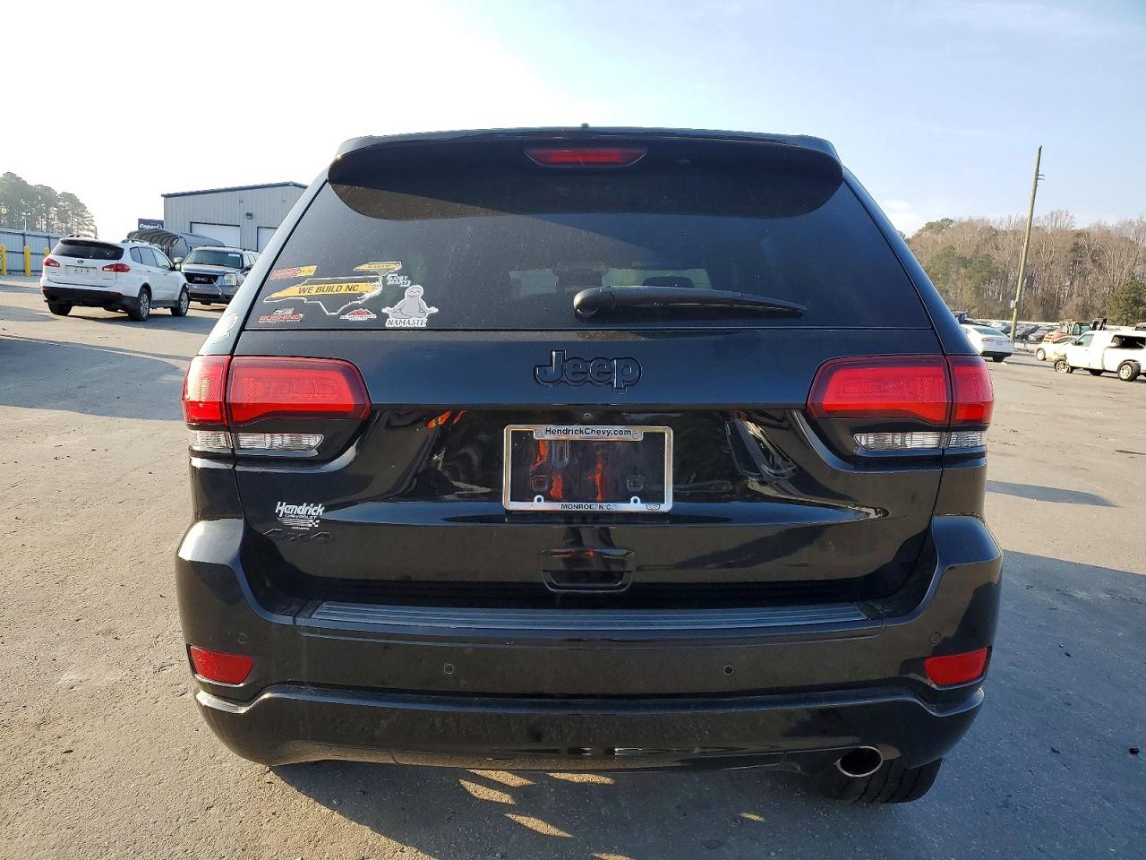 2018 JEEP GRAND CHEROKEE LAREDO photo 11