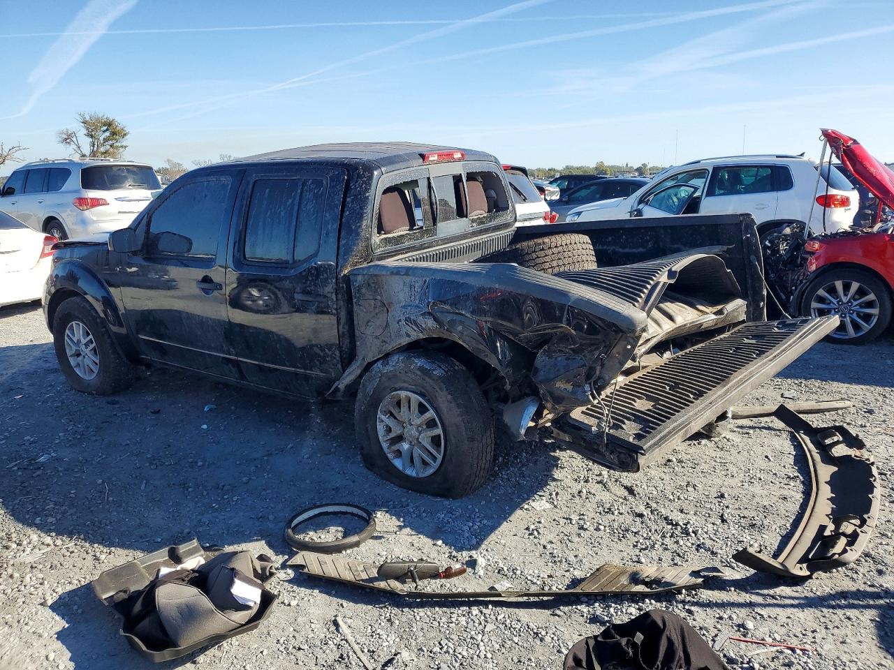 2017 NISSAN FRONTIER S photo 2