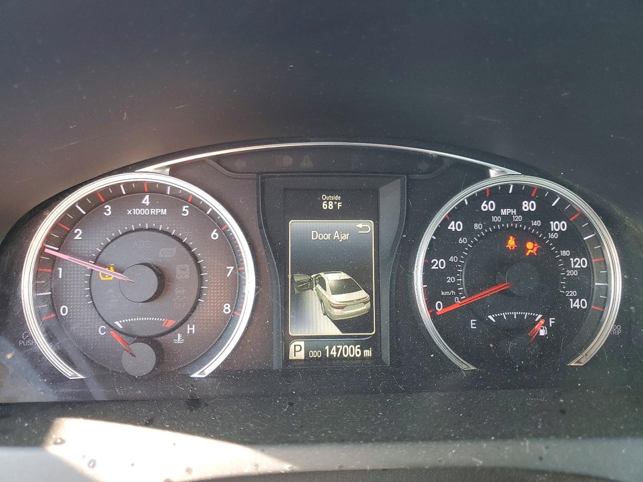 2016 TOYOTA CAMRY LE photo 9