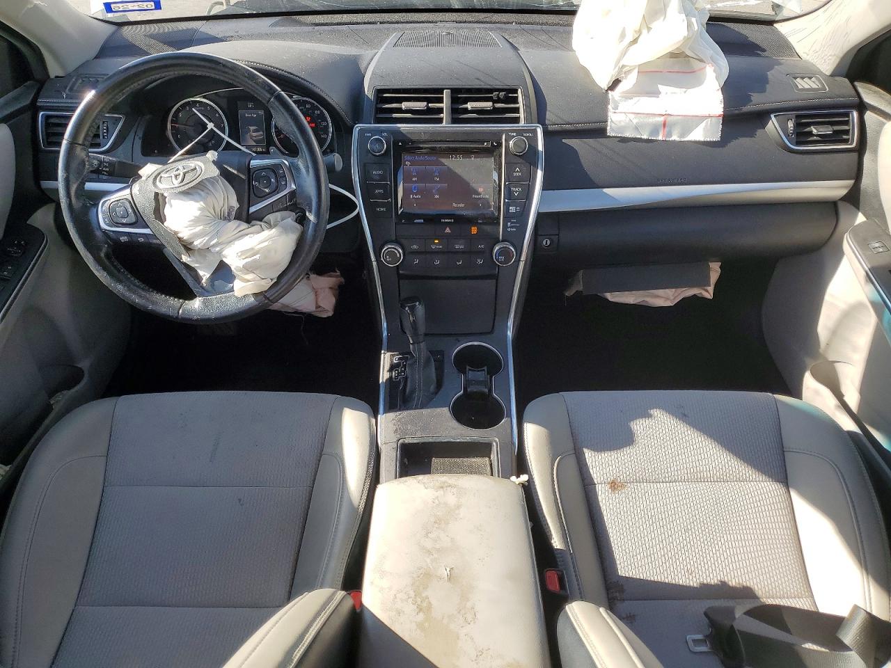 2016 TOYOTA CAMRY LE photo 8
