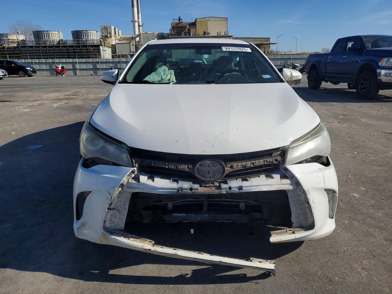 2016 TOYOTA CAMRY LE photo 5