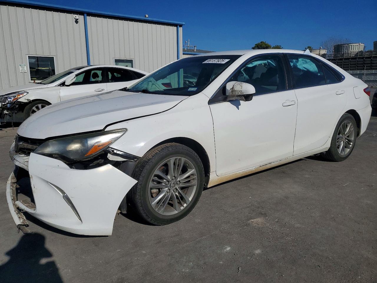 2016 TOYOTA CAMRY