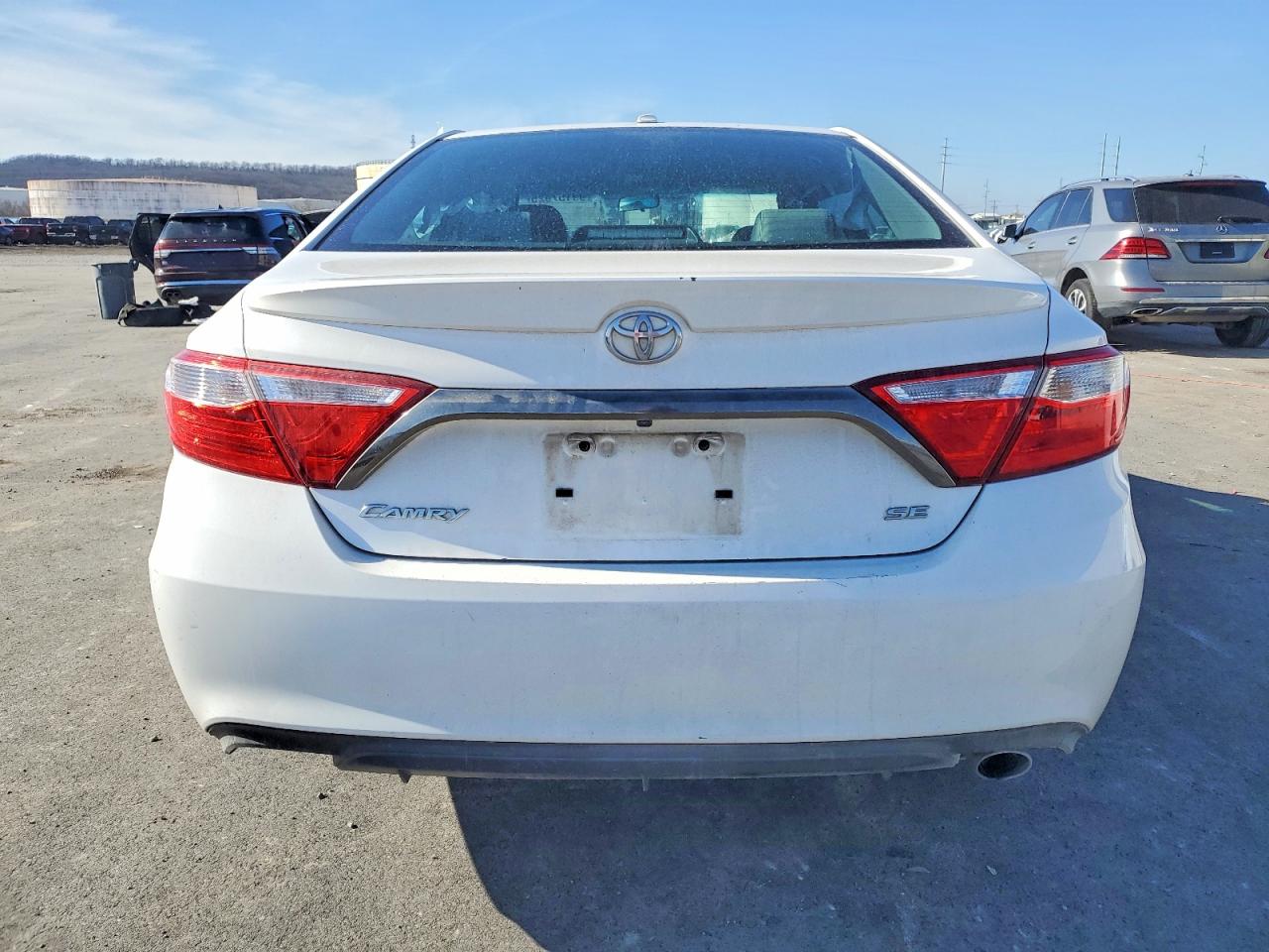 2016 TOYOTA CAMRY LE photo 6
