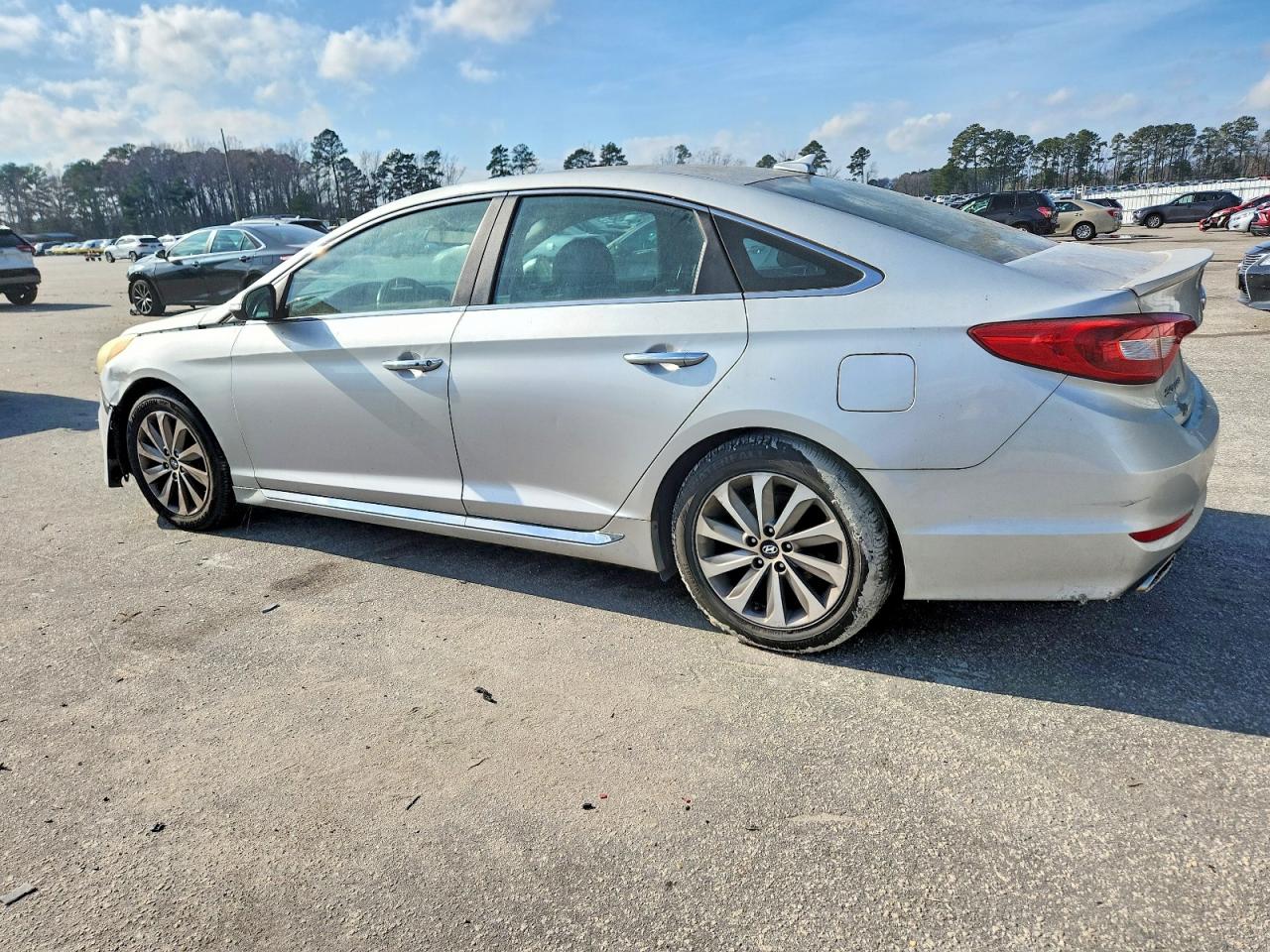 2015 HYUNDAI SONATA SPORT photo 2