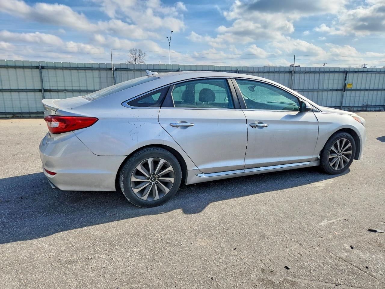 2015 HYUNDAI SONATA SPORT photo 3