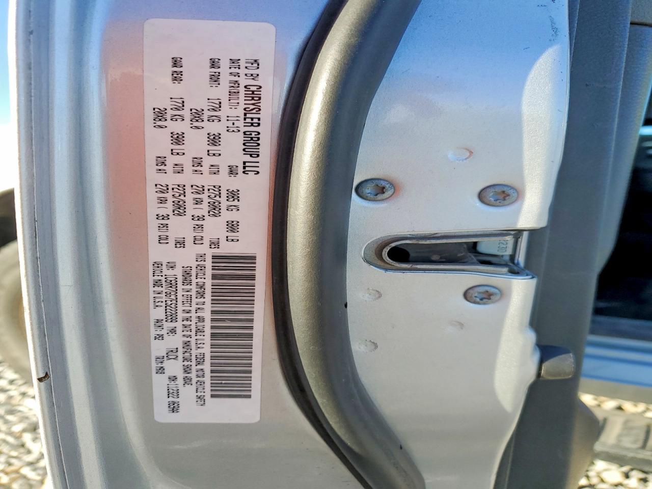 2014 RAM 1500 SLT photo 12