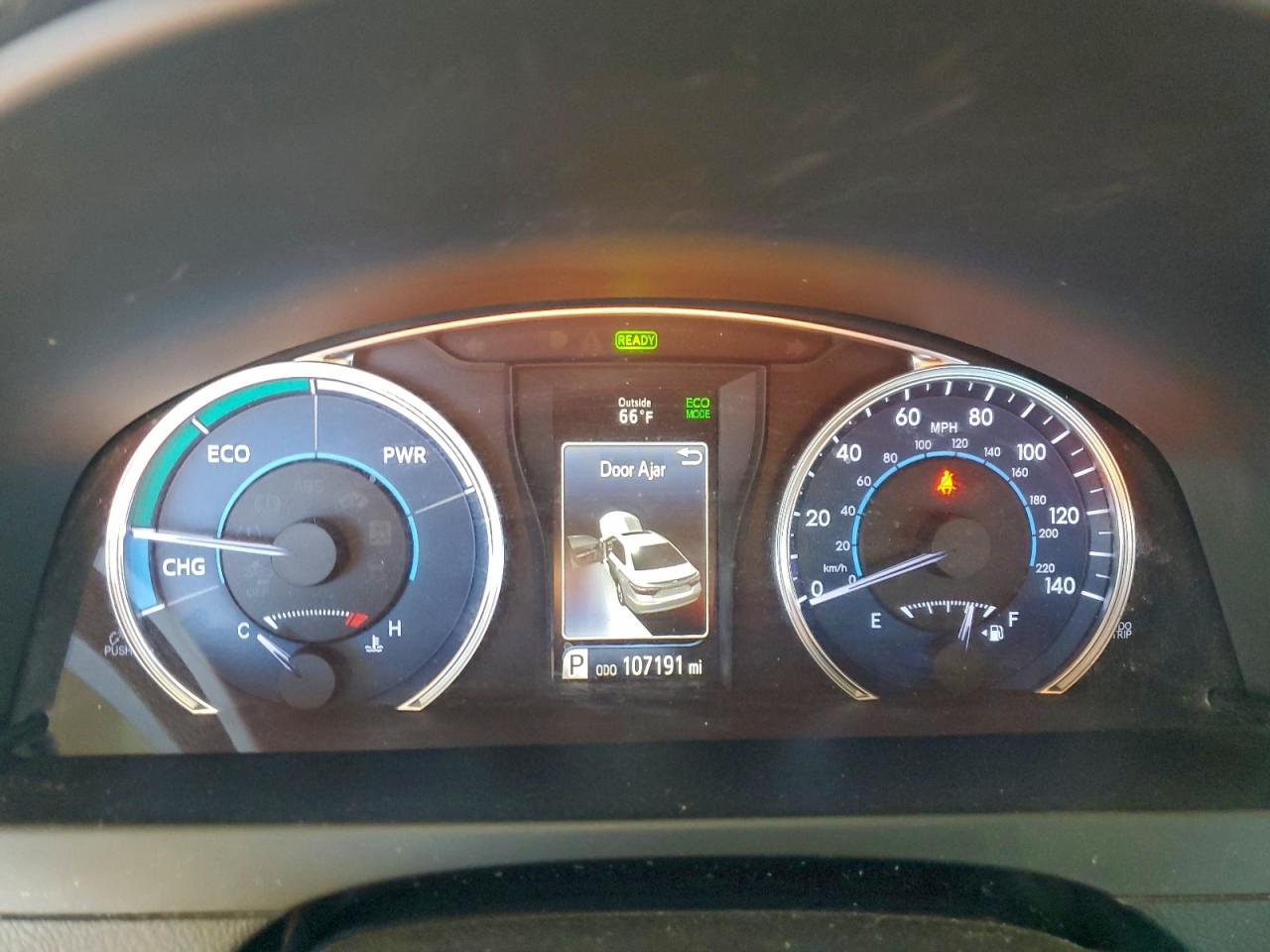 2015 TOYOTA CAMRY HYBRID photo 9