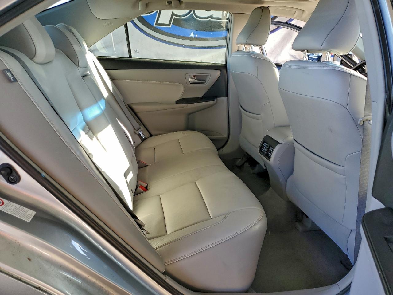 2015 TOYOTA CAMRY HYBRID photo 10