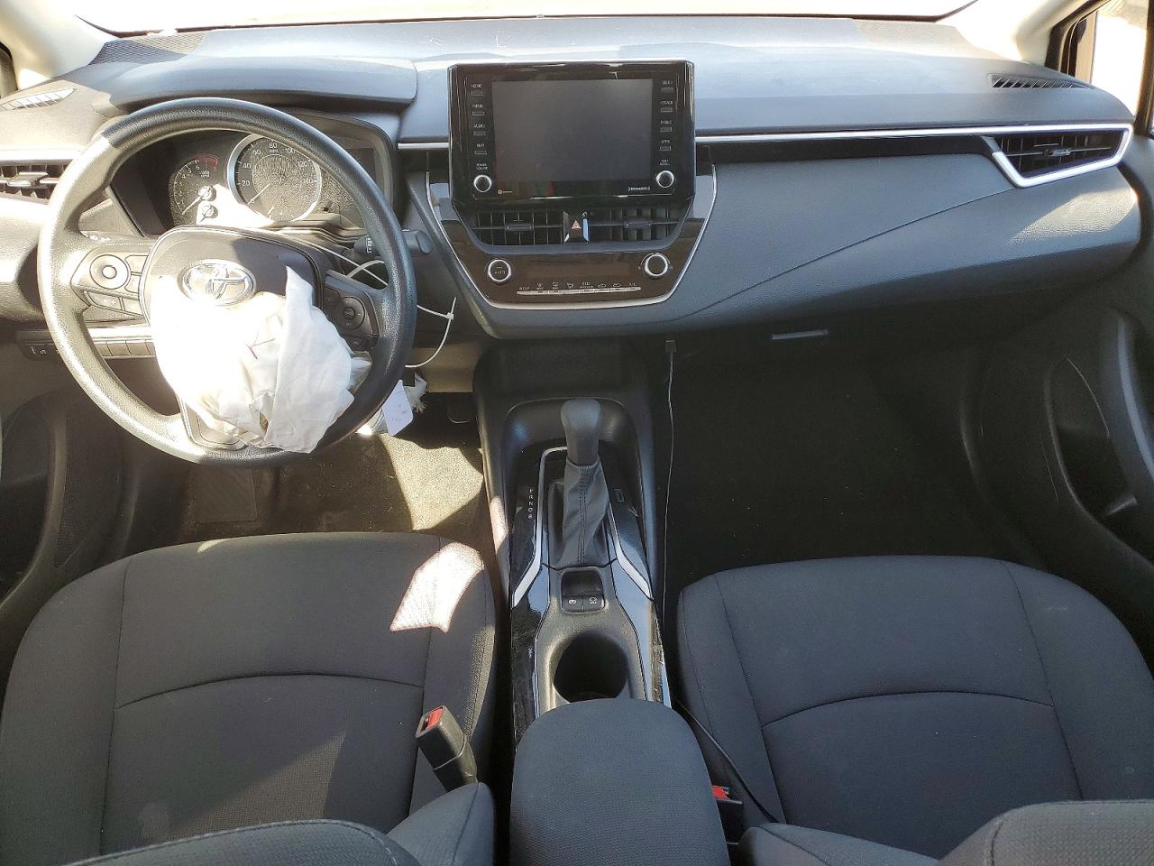 2022 TOYOTA COROLLA LE photo 8