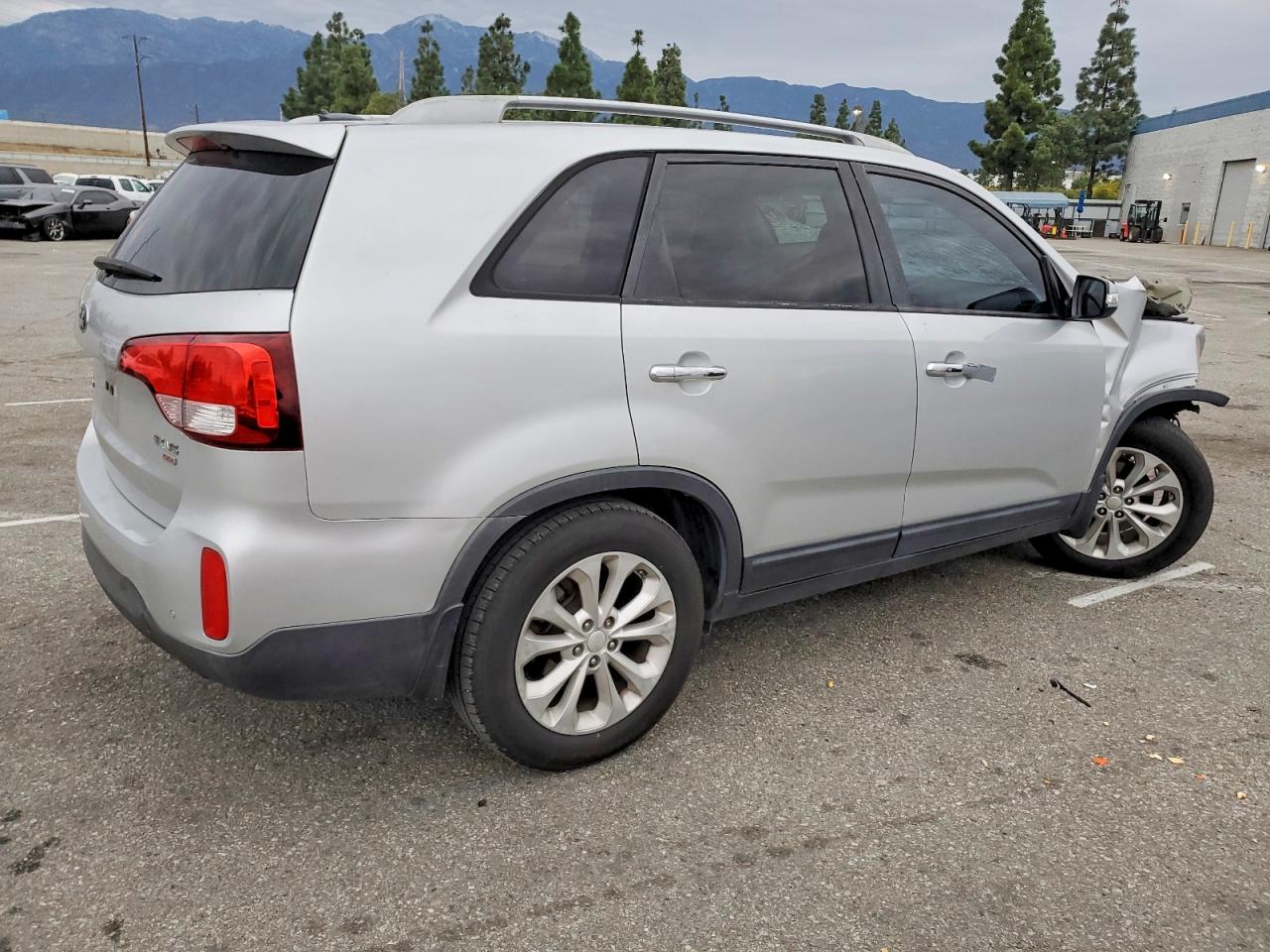 2014 KIA SORENTO EX photo 3
