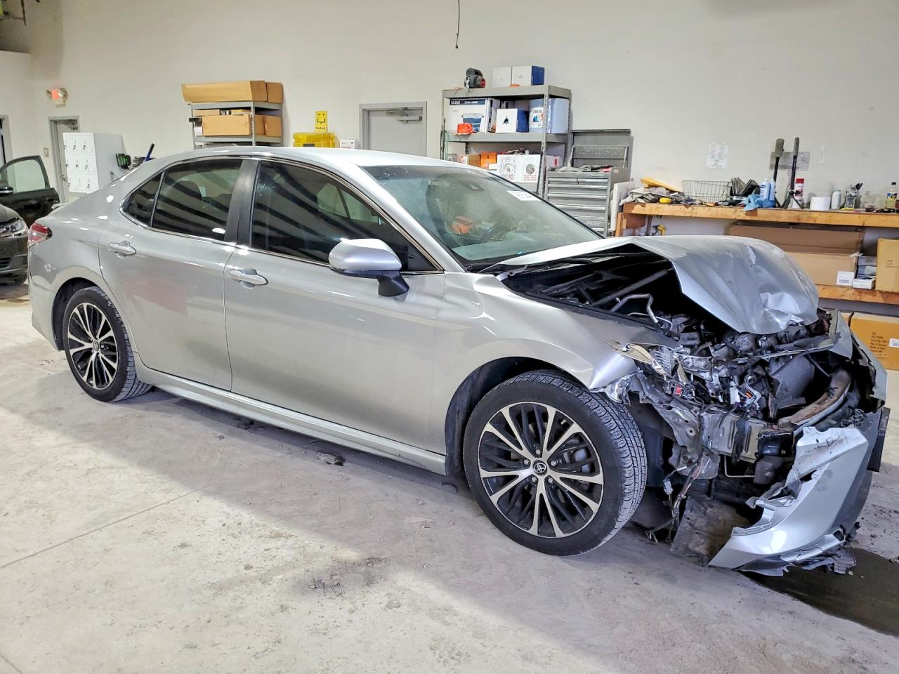 2018 TOYOTA CAMRY L photo 4