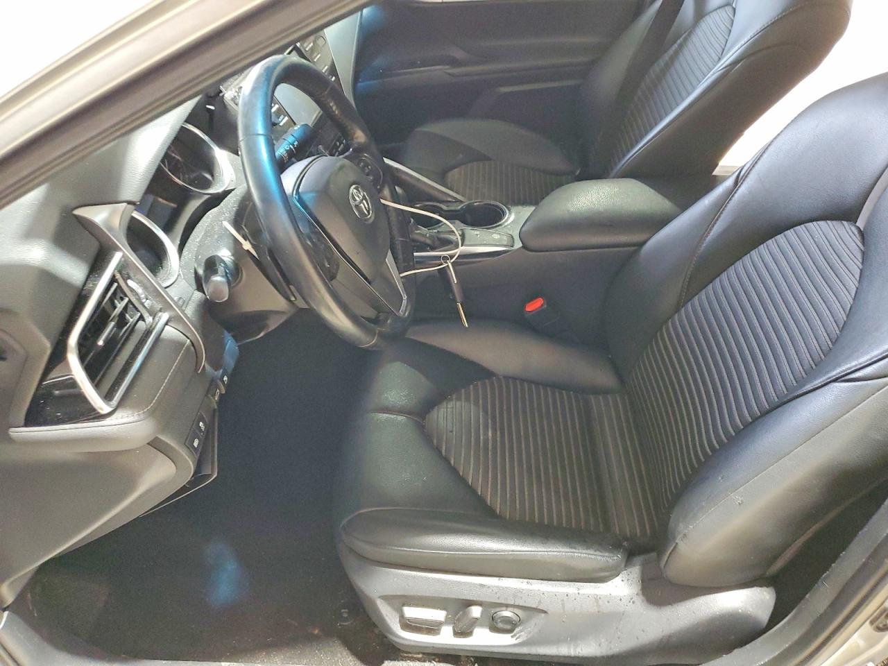 2018 TOYOTA CAMRY L photo 7