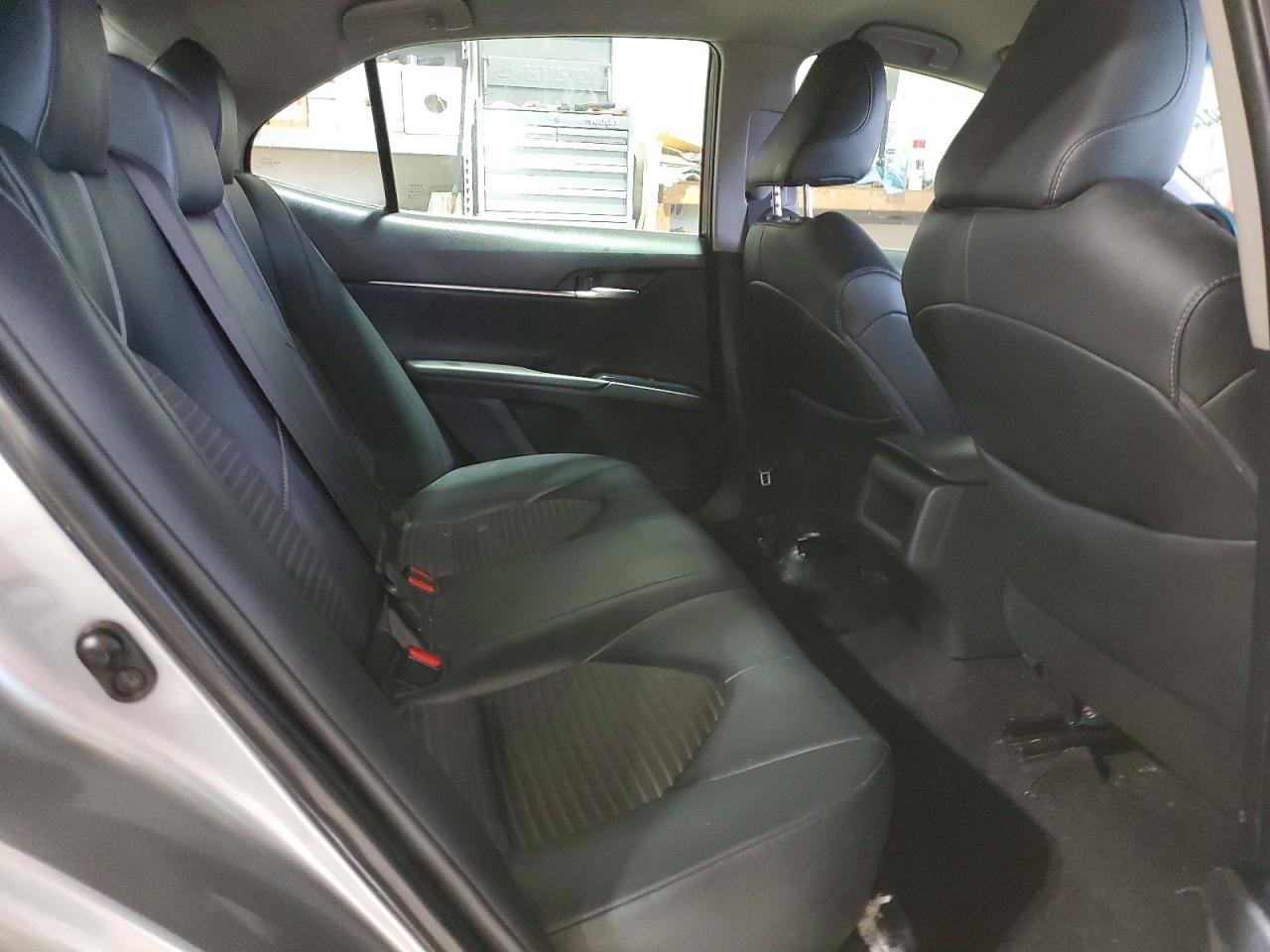 2018 TOYOTA CAMRY L photo 10
