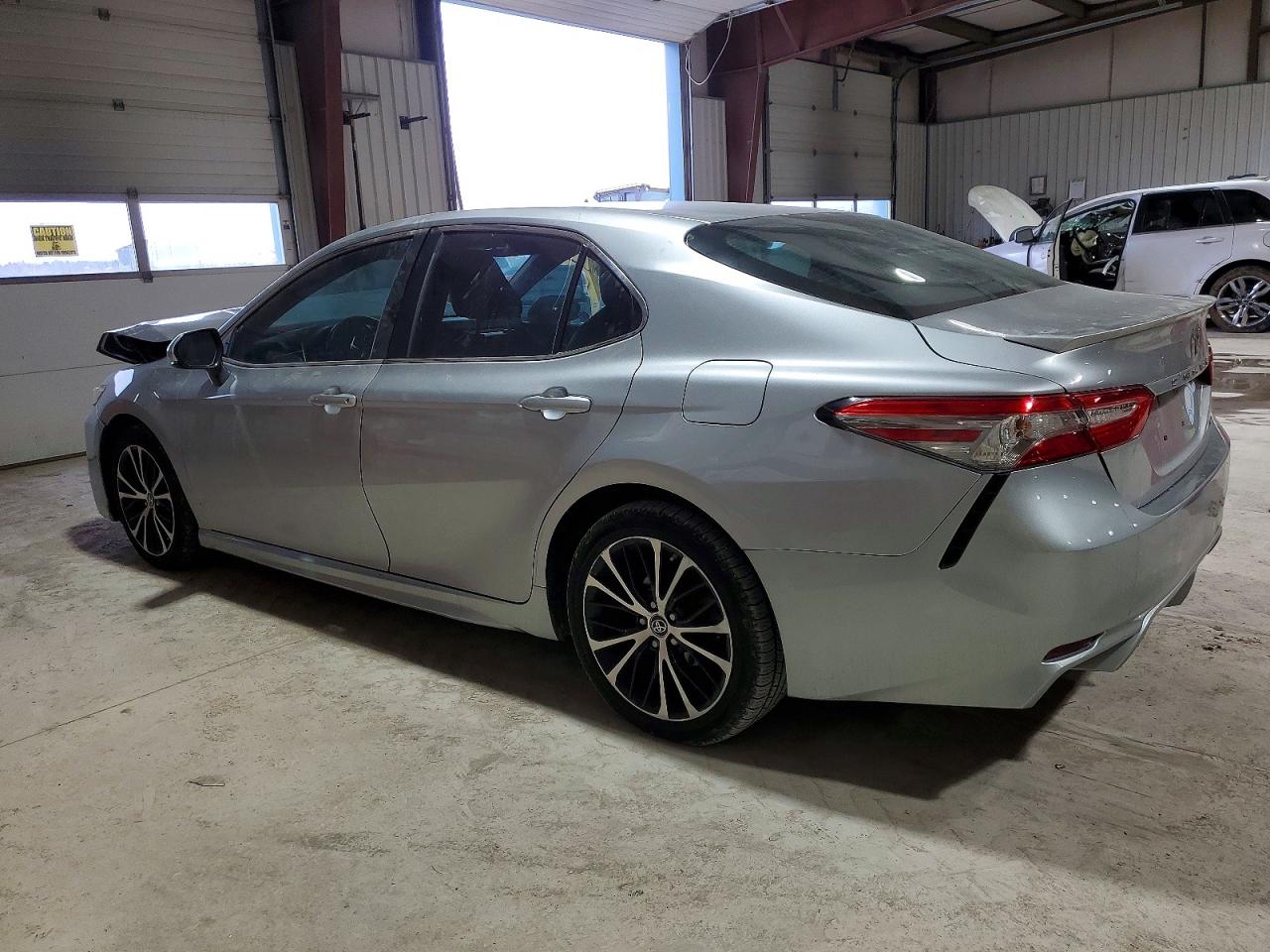 2018 TOYOTA CAMRY L photo 2