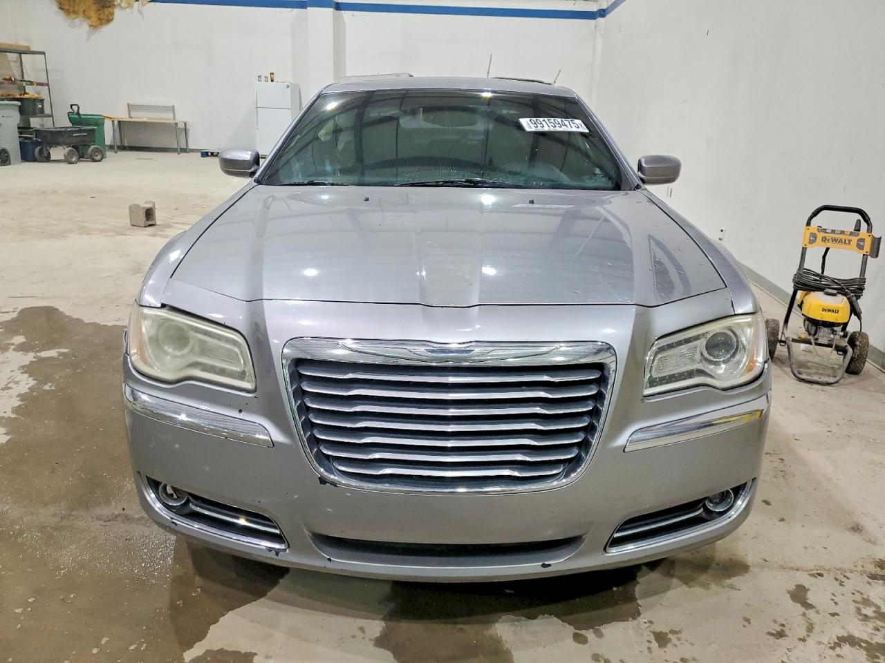 2014 CHRYSLER 300 photo 5
