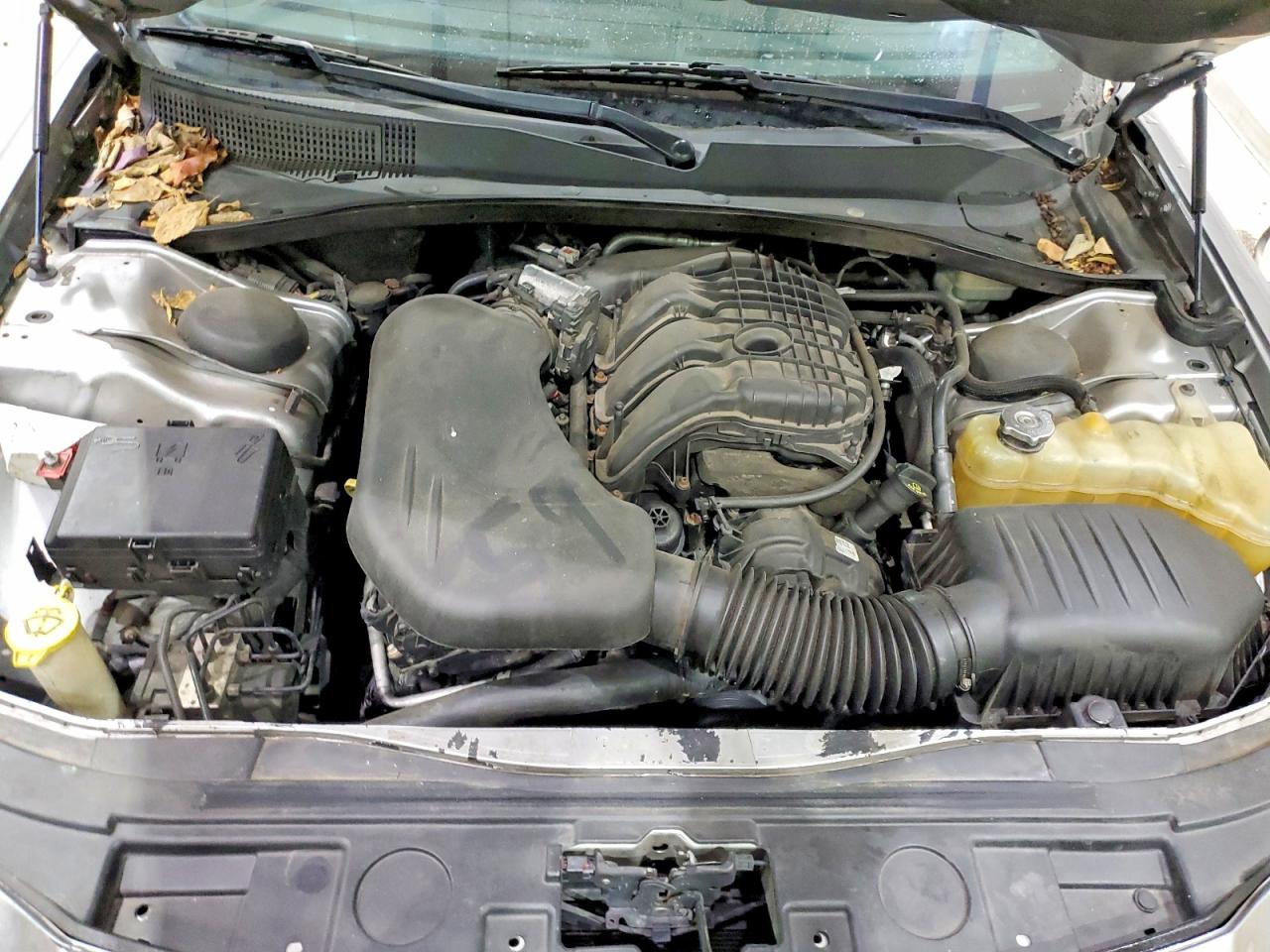 2014 CHRYSLER 300 photo 11