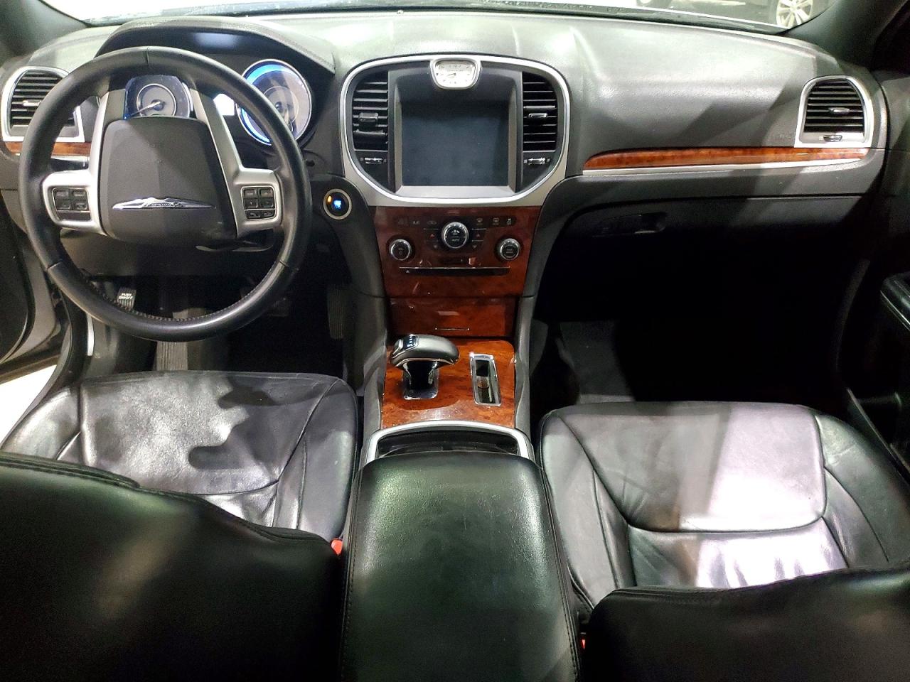 2014 CHRYSLER 300 photo 8