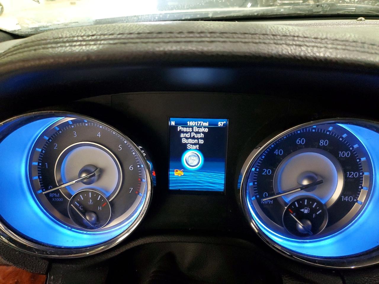 2014 CHRYSLER 300 photo 9