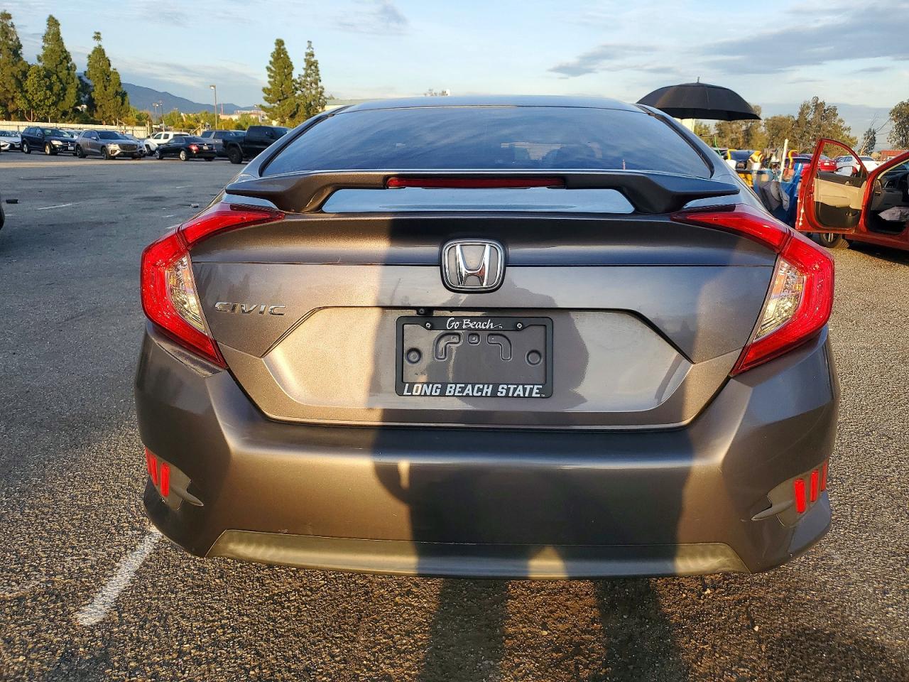 2017 HONDA CIVIC LX photo 6