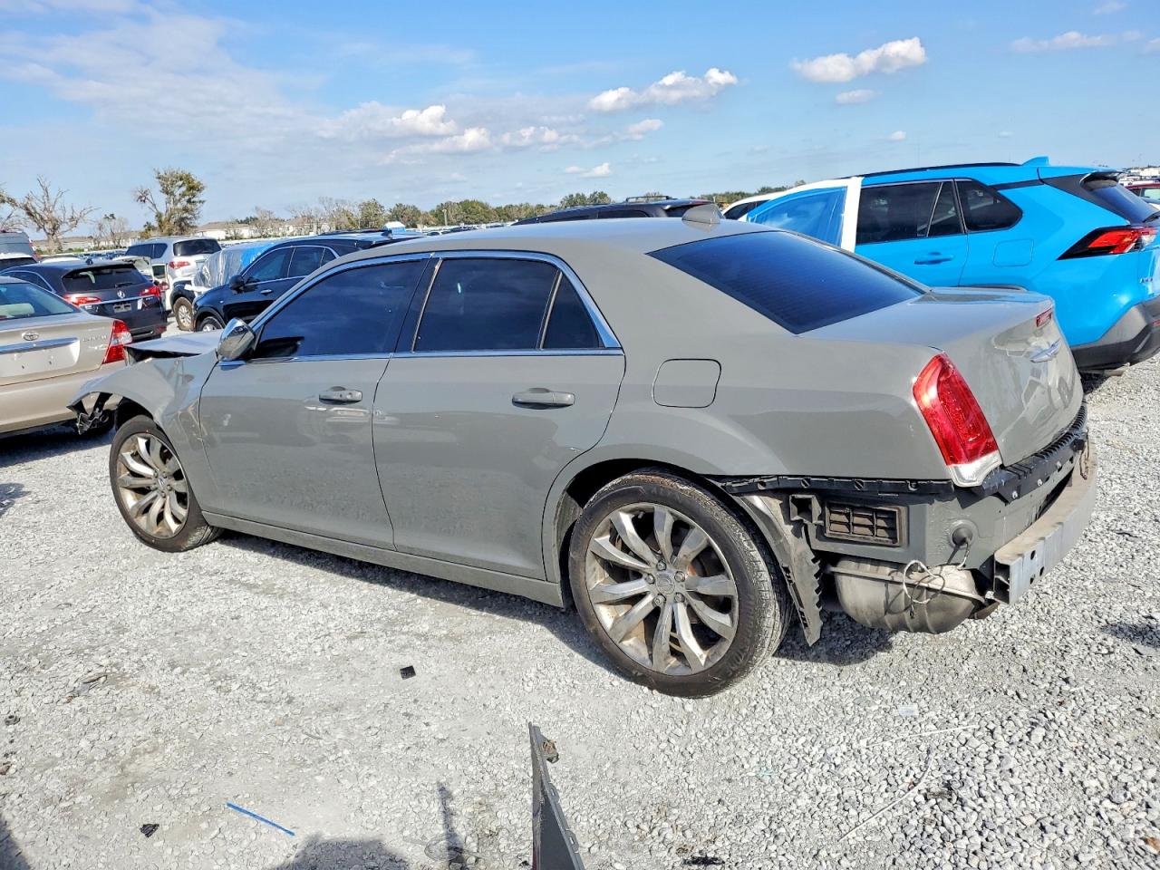 2019 CHRYSLER 300 TOURING photo 2