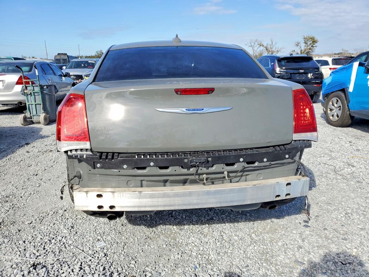 2019 CHRYSLER 300 TOURING photo 6