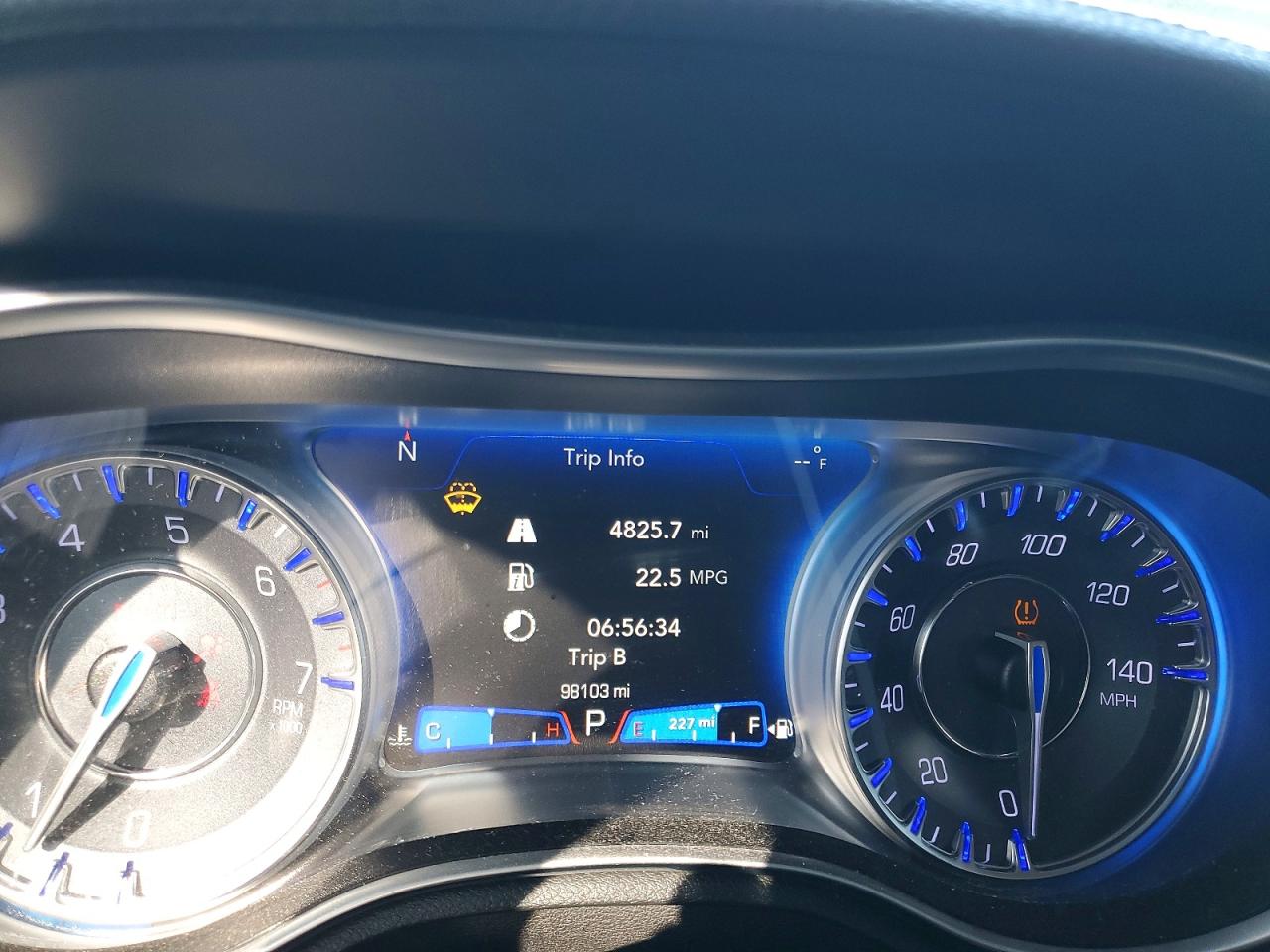 2019 CHRYSLER 300 TOURING photo 9