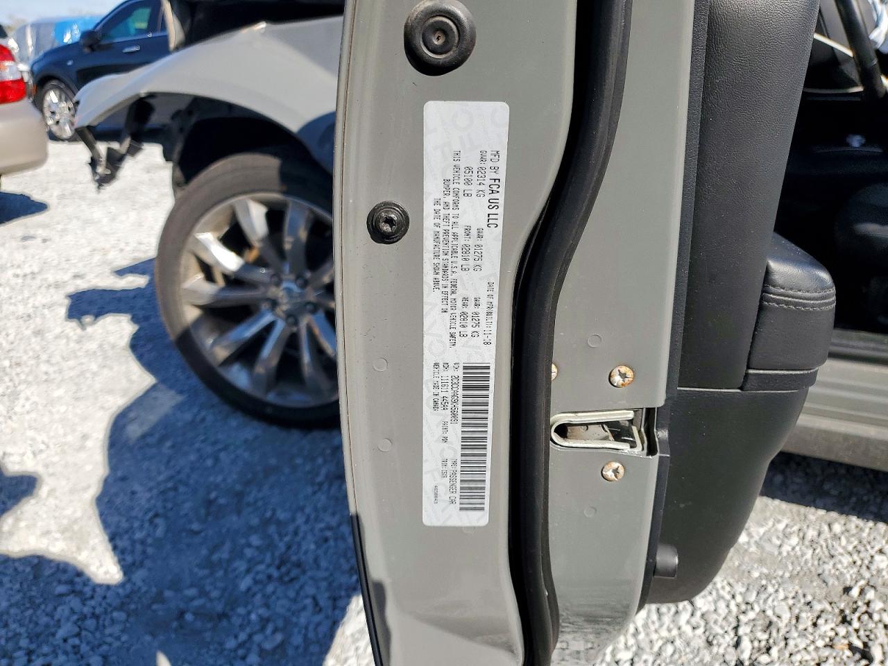 2019 CHRYSLER 300 TOURING photo 13
