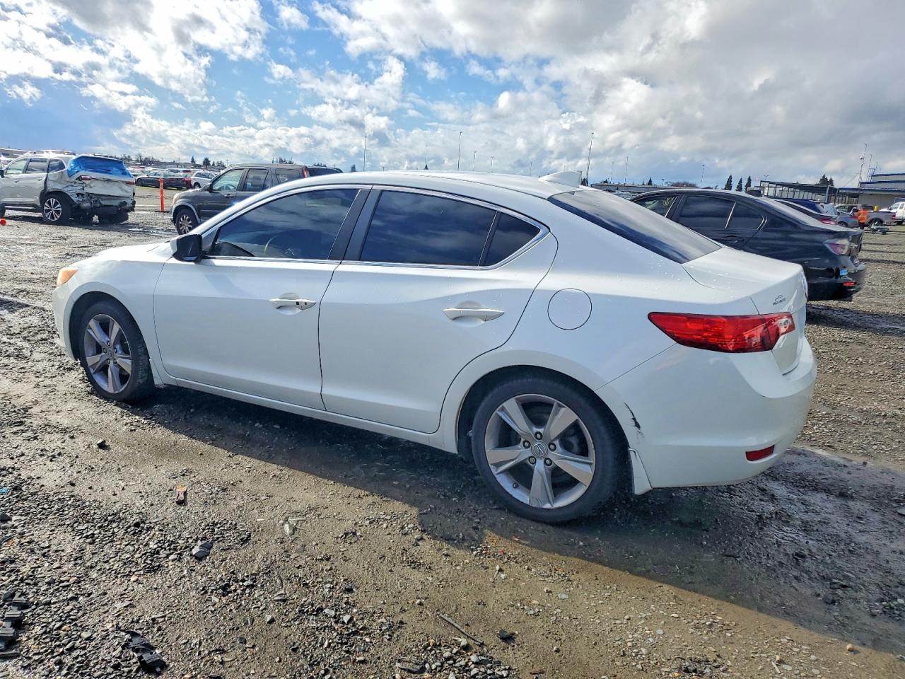 2013 ACURA ILX 20 PREMIUM photo 2