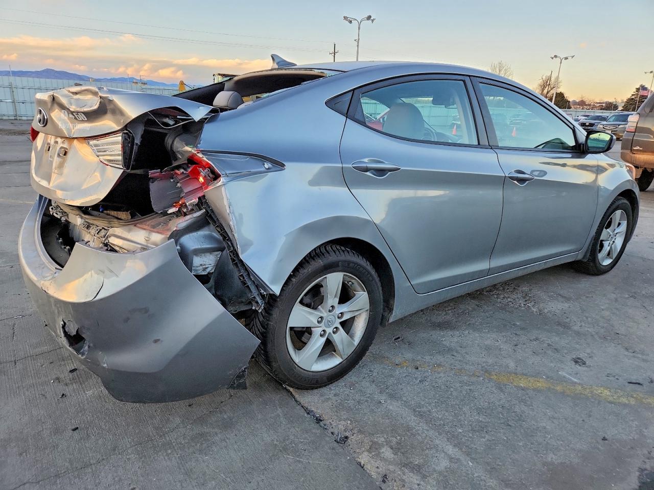 2013 HYUNDAI ELANTRA GLS photo 3