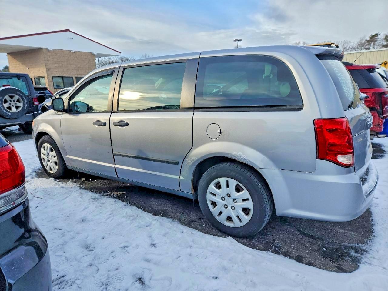 2013 DODGE GRAND CARAVAN SE photo 3