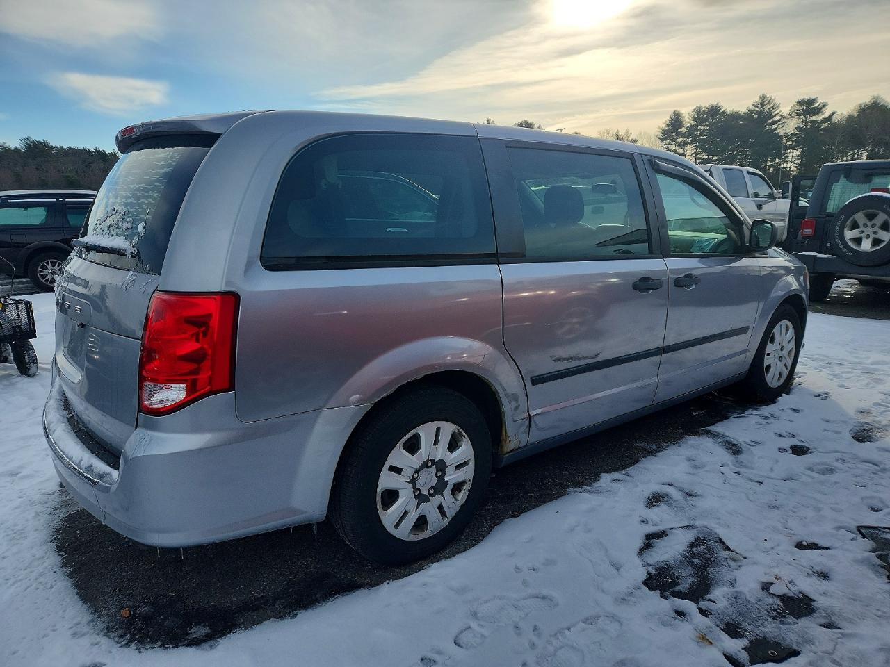 2013 DODGE GRAND CARAVAN SE photo 5