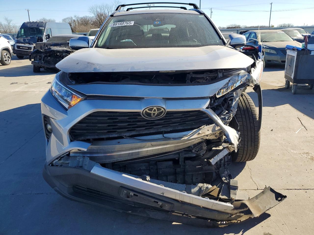2021 TOYOTA RAV4 XLE photo 5