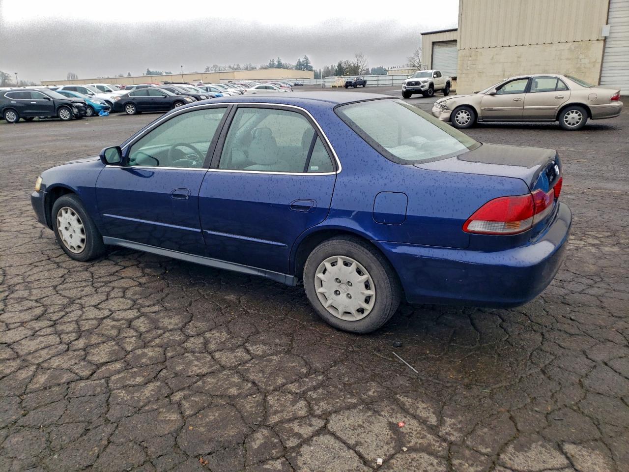 2002 HONDA ACCORD LX photo 2