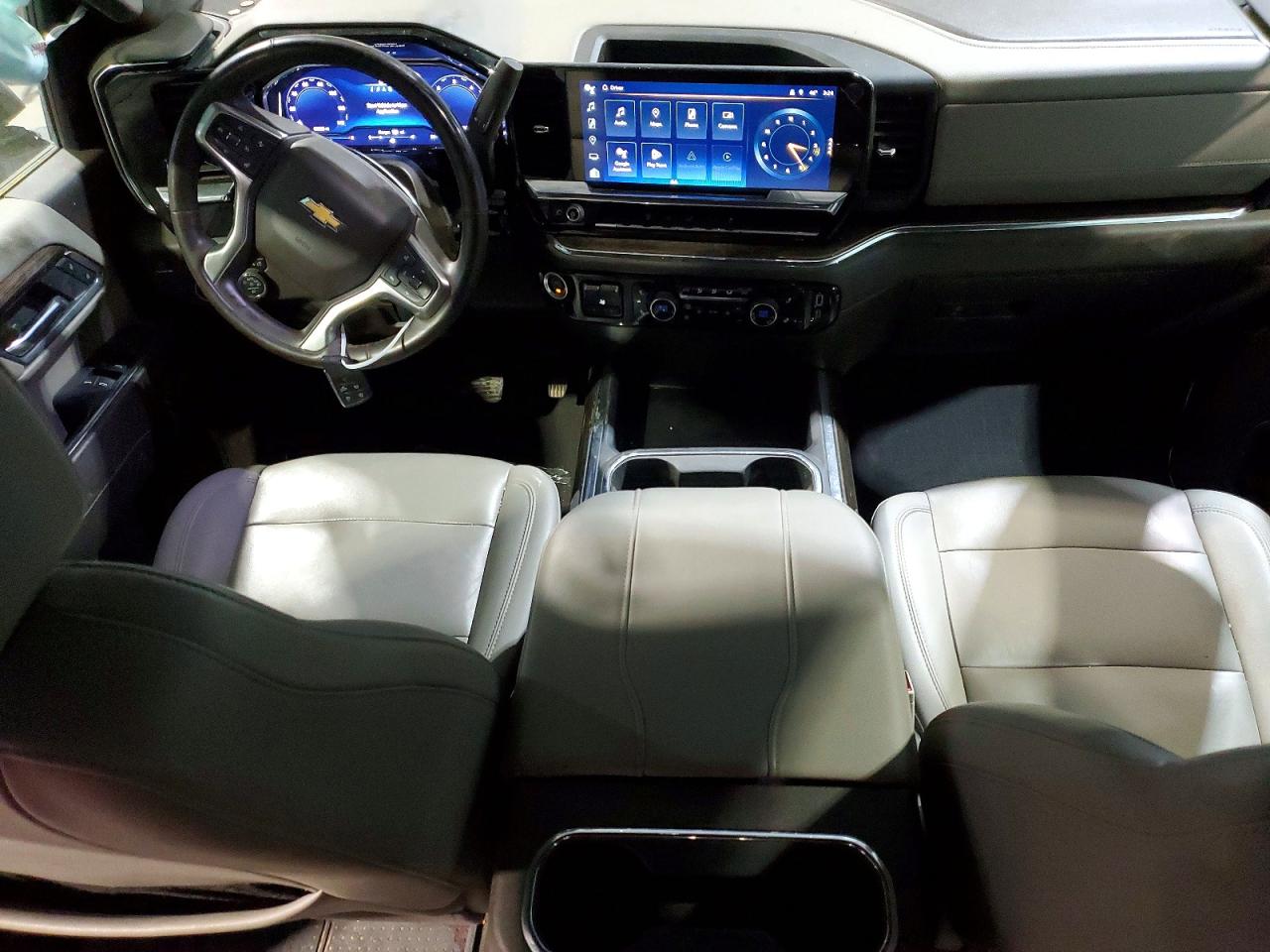 2024 CHEVROLET SILVERADO K3500 LT photo 8