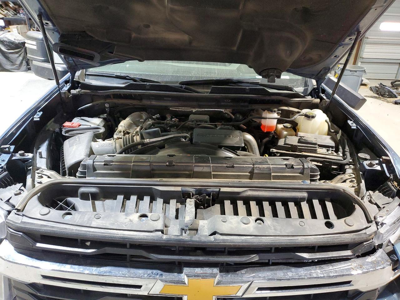 2024 CHEVROLET SILVERADO K3500 LT photo 11