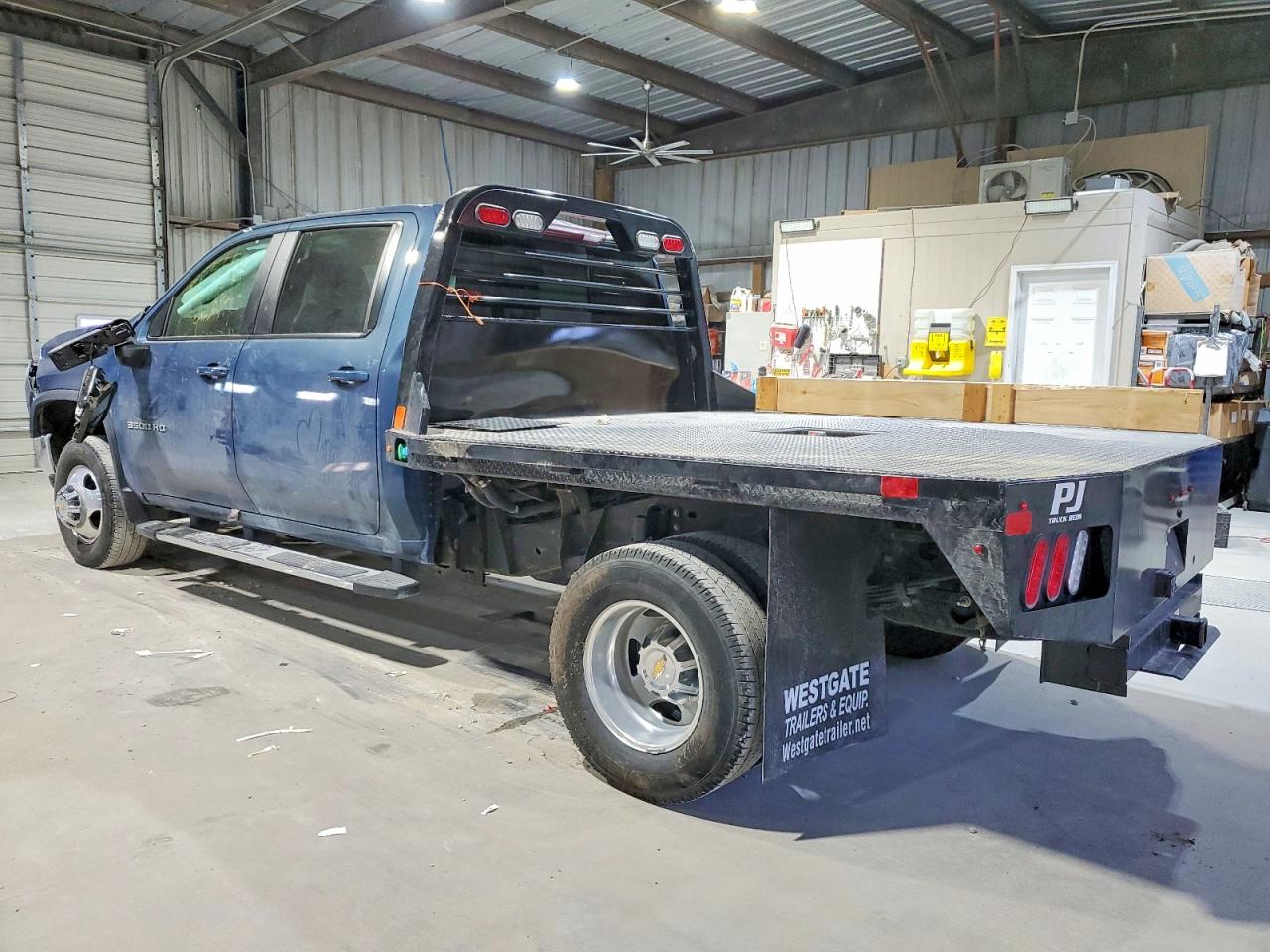 2024 CHEVROLET SILVERADO K3500 LT photo 2