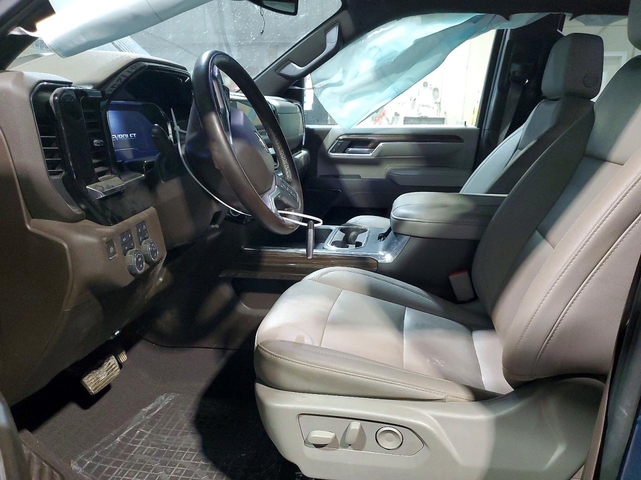 2024 CHEVROLET SILVERADO K3500 LT photo 7