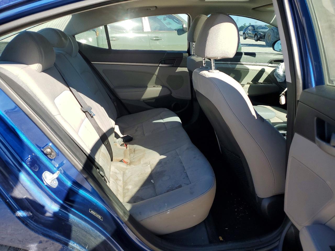 2018 HYUNDAI ELANTRA SEL photo 10