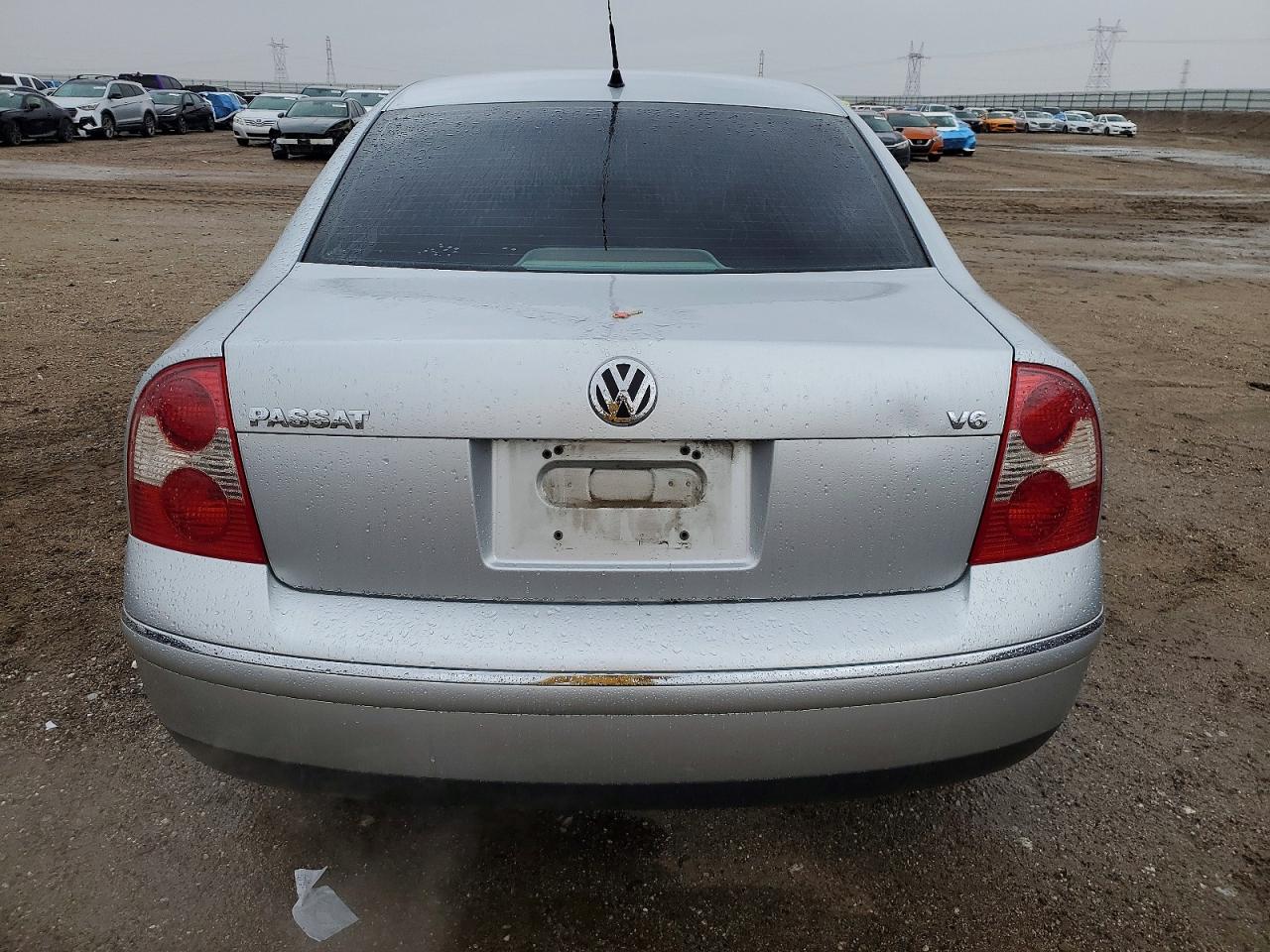 2003 VOLKSWAGEN PASSAT GLX photo 6