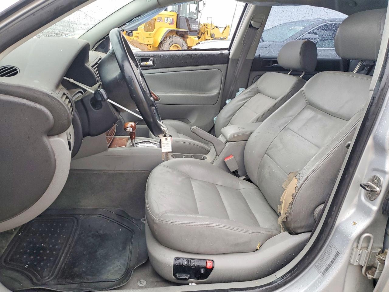 2003 VOLKSWAGEN PASSAT GLX photo 7