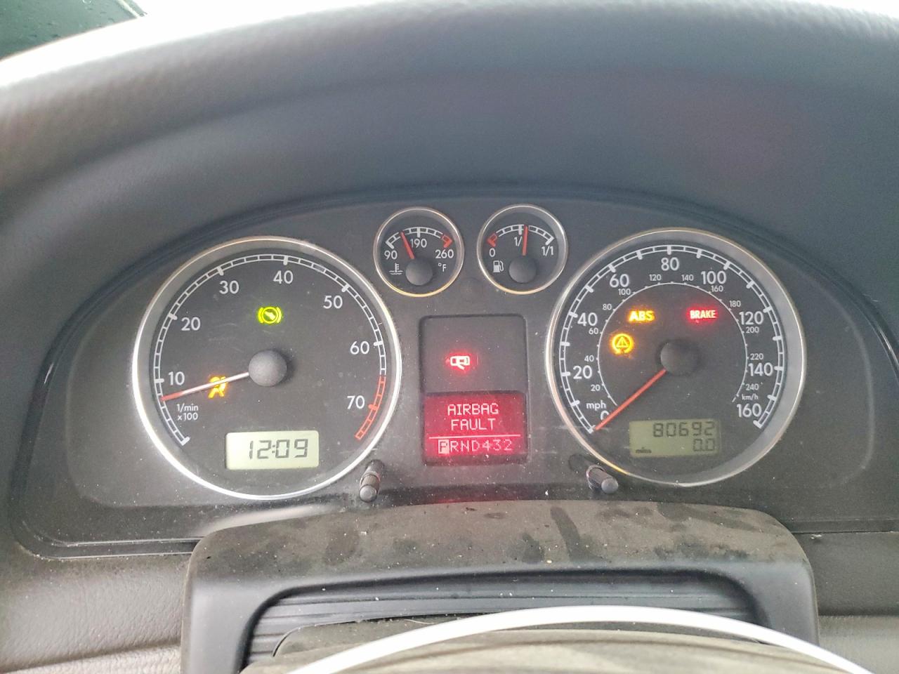 2003 VOLKSWAGEN PASSAT GLX photo 9