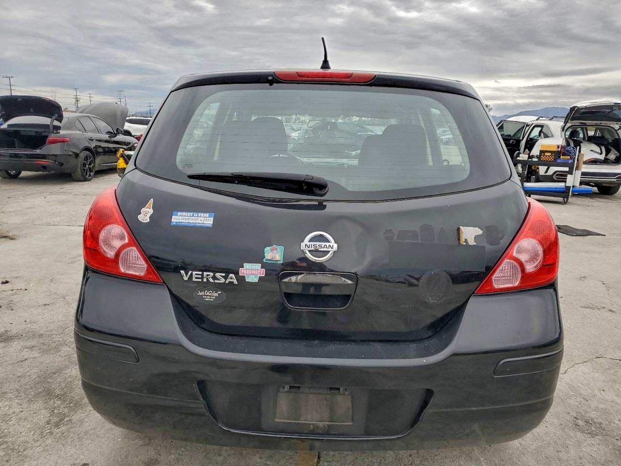 2012 NISSAN VERSA S photo 6
