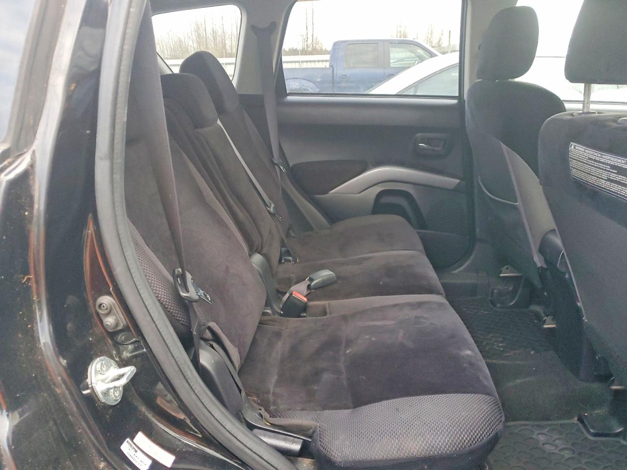 2010 MITSUBISHI OUTLANDER ES photo 11