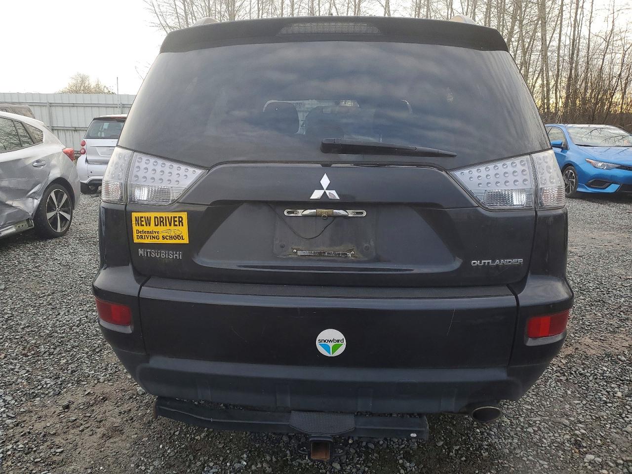 2010 MITSUBISHI OUTLANDER ES photo 6