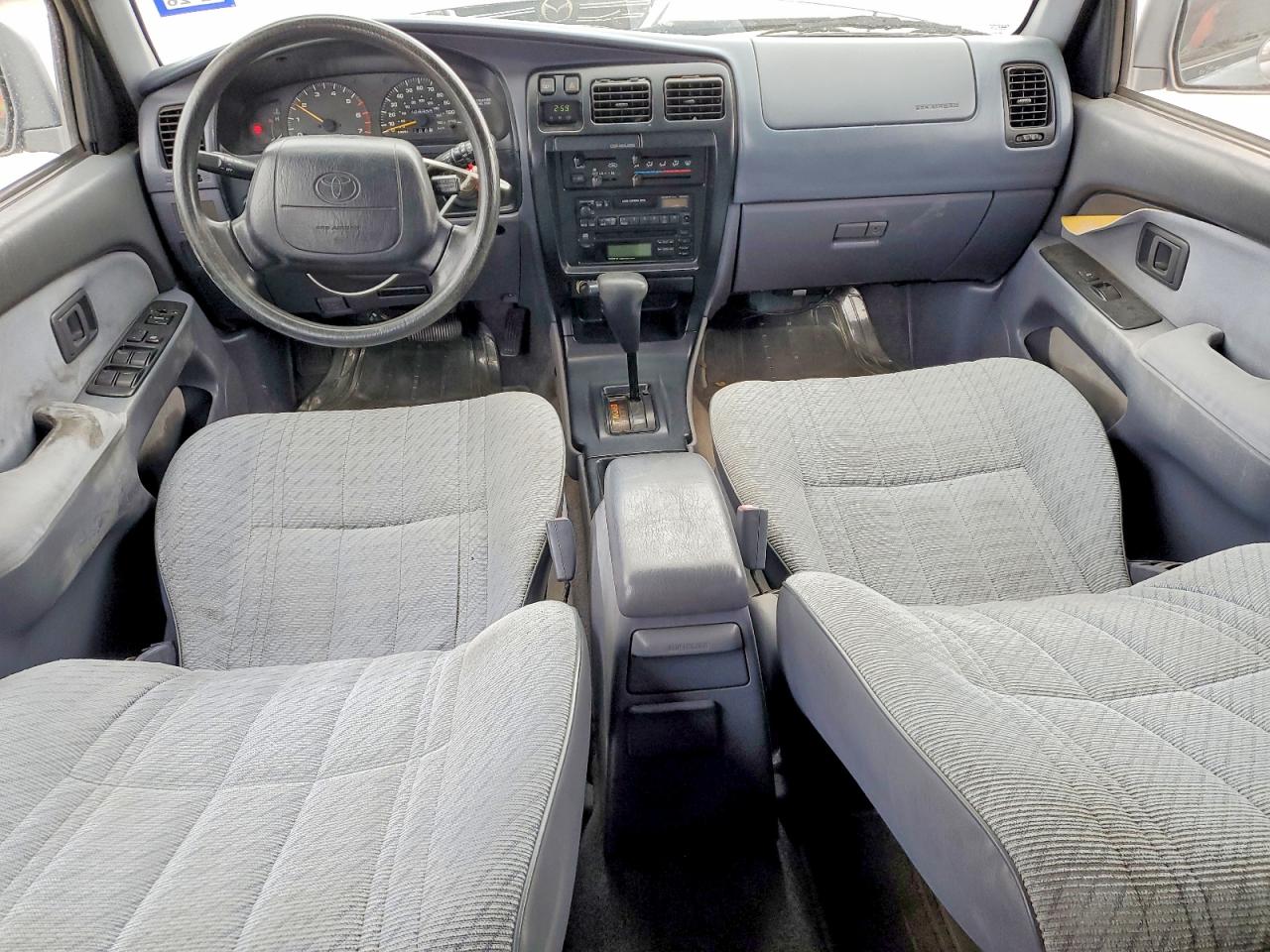 1996 TOYOTA 4RUNNER SR5 photo 8