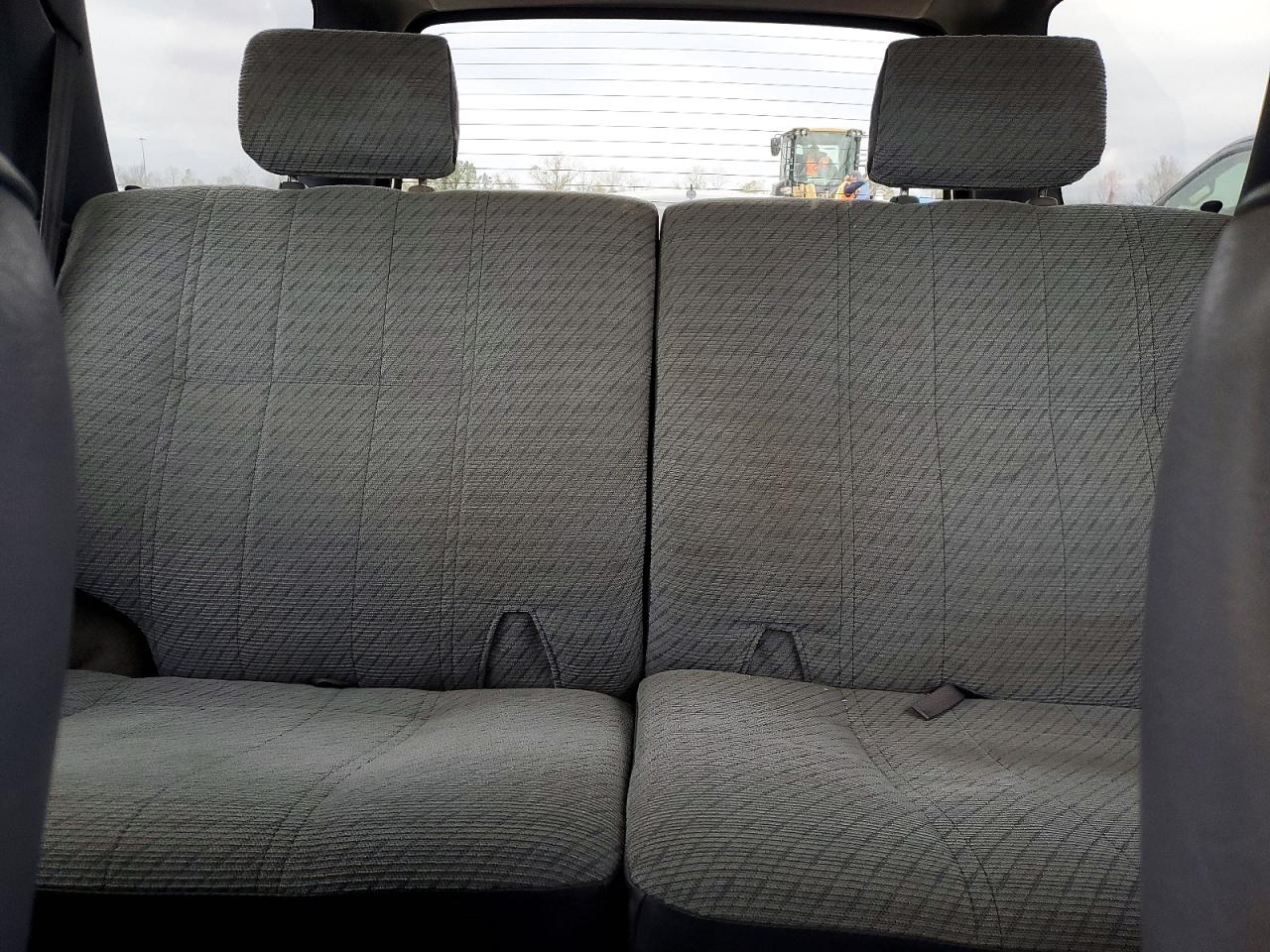 1996 TOYOTA 4RUNNER SR5 photo 10
