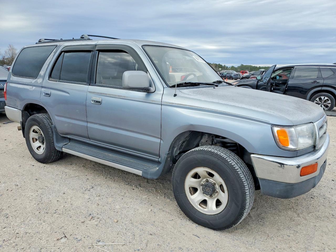1996 TOYOTA 4RUNNER SR5 photo 4